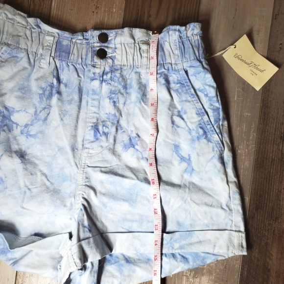 NWT Universal Thread Women's High Rise Denim Shorts Blue Tie Dye Size Small - Picture 12 of 16